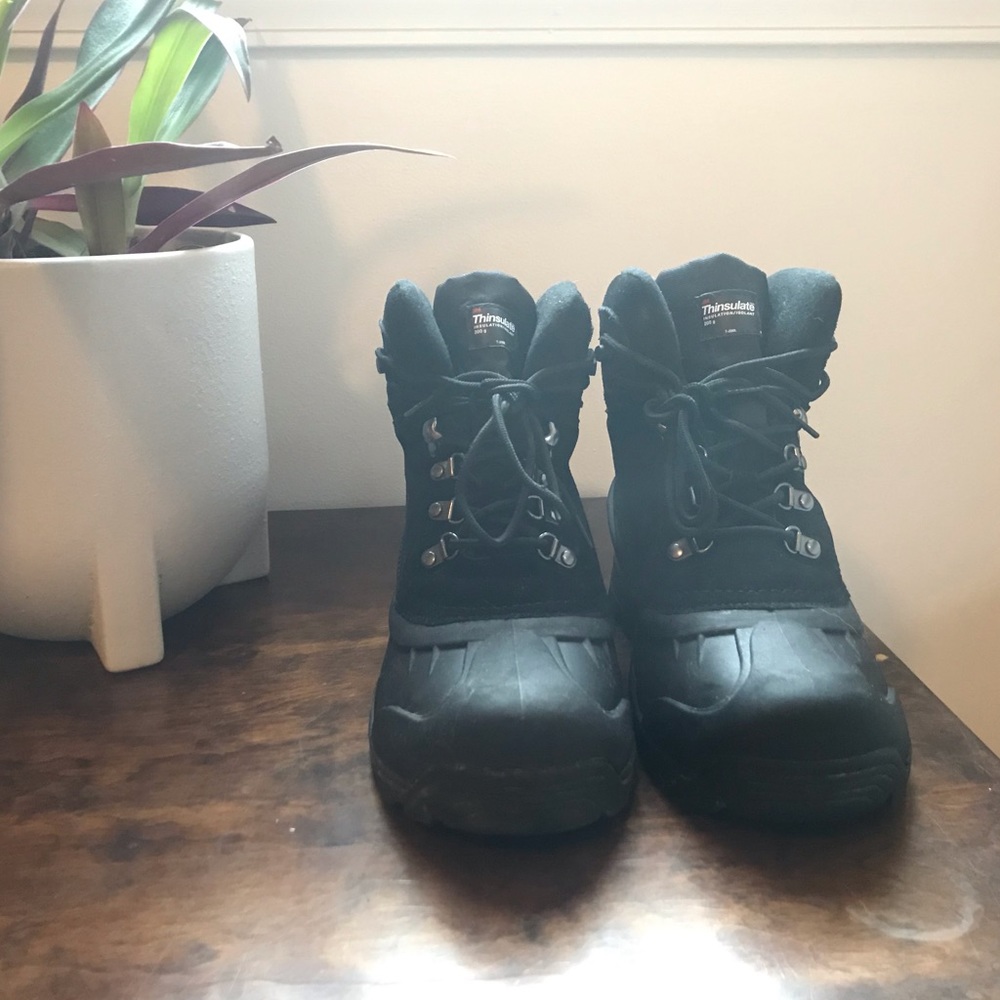 Heavy duty winter boots